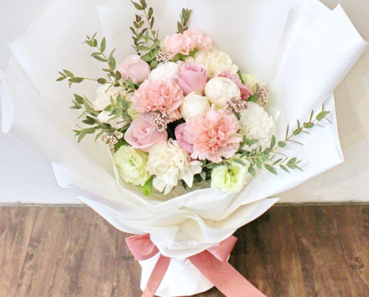 插花培訓(xùn)班教你如何選擇開花店婚慶花束花材